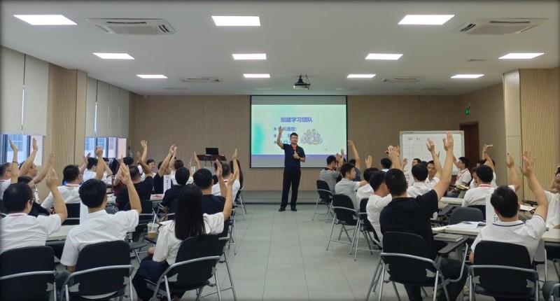 提升管理水平，促进持续发展——旭彩网中层管理培训